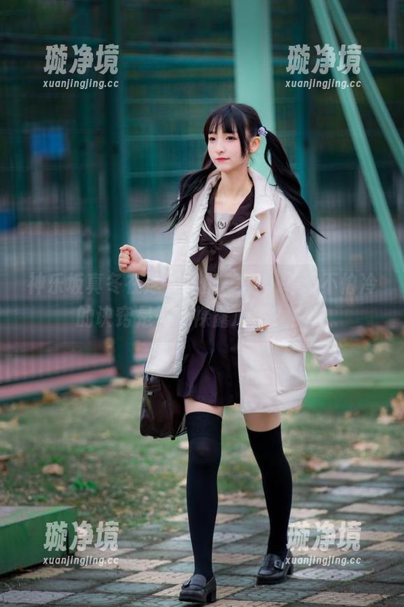 神乐坂真冬 神乐坂真冬在泳衣里的美图,冬天不怕冷的诀窍是…(裸露心态?!)