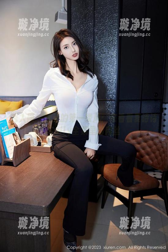 秀人网-夏诗诗Sally 秀人网 - 秋天的第一缕风:来看看夏诗诗Sally全集里的肉丝