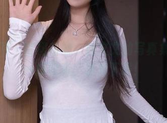秀人网 – 红裙在即，林文文的写真集值得一探究竟，速来下载！