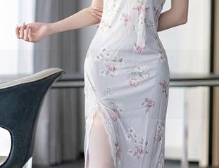 秀人网 – 赵惟依coco某浴缸里的迷失原图，泡在水里也太自在了吧？