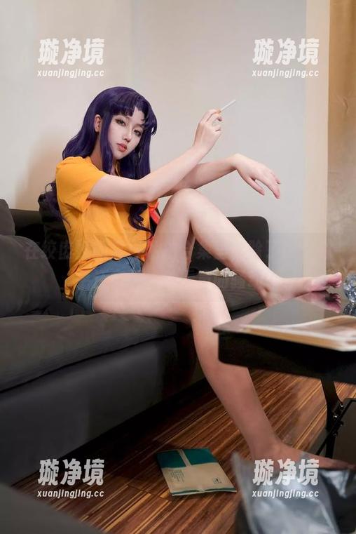 在绞肉姬的夏日私拍合集里，除了热，似乎还有另一种无声的骚动？