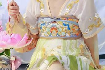 绮梦摄影 – 子涵的泳装作品，如何让人更想喝椰子水？