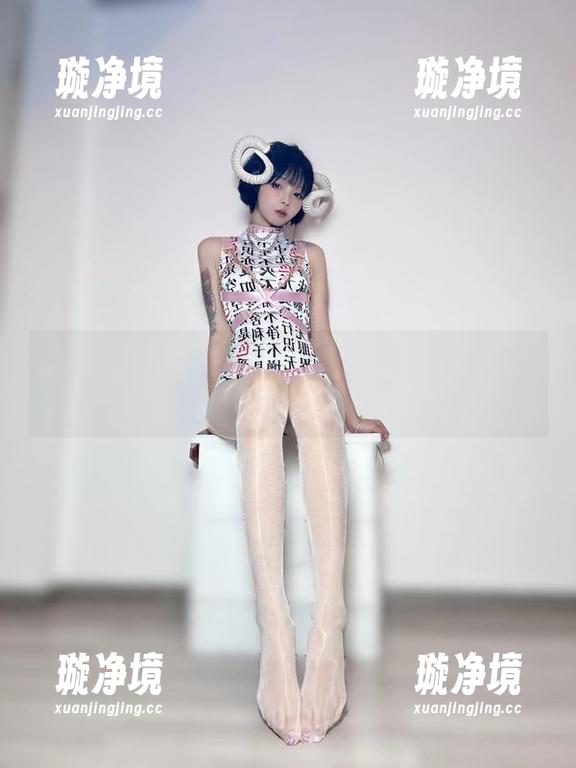 微密圈 - 图集分享：聂傲娇如何在瑜伽垫上绽放她的独特气息