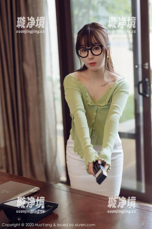 花漾show-赵惟依coco 花漾show - 赵惟依coco的美腿,随便一瞬,无圣光照耀下令人难忘的作品。