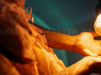 蜜桃社 – 私拍的和服里，初月不是在摆姿势，而是不动声色地打着旋。