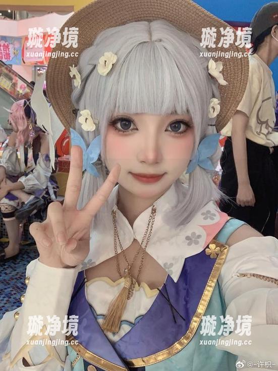 许枳 不想夏天结束?来下载许枳的写真,过一个“热”夏。