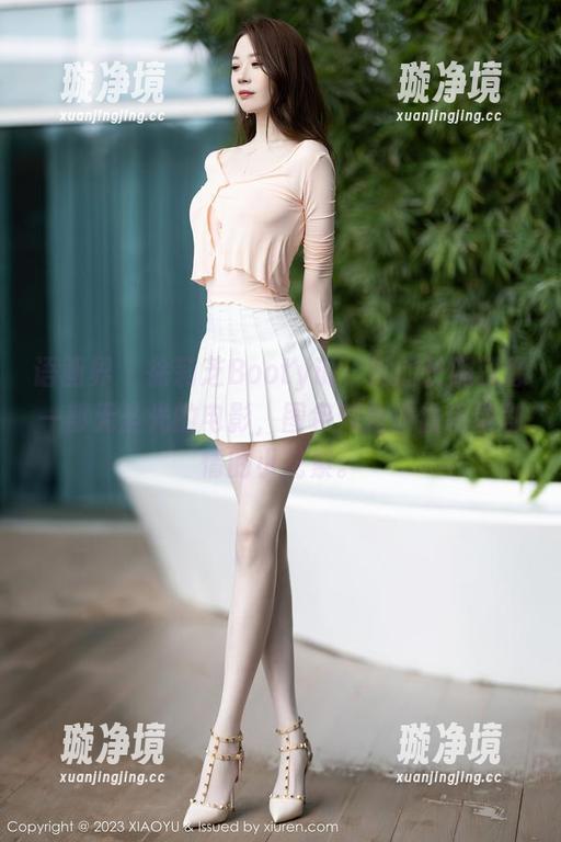 语画界-徐莉芝Booty 语画界 - 徐莉芝Booty说,她的长腿就像一部无圣光的电影,图包则是偷偷记录剧情的小花絮。