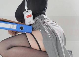 神奇了，阿寨寨ninja的礼服套图，我动心了，分享给大家，让你们也来投票。