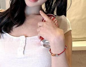 微密圈 – 听说灰色油丝是新宠？陈妮妮UNI的高清分享，带你走入不一样的美感。