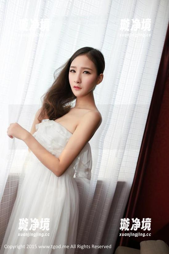 青豆客-黄可christine 青豆客 - 无圣光下的黄可christine:校服的温柔与叛逆,图片中的叛逆可真让人费解。