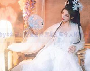 鹿八岁baby×丝袜：快来看图库里那些令人耳目一新的配搭。