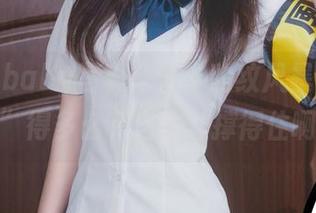 鹿八岁baby写真来了，豹纹风暴中的“鹿”得多么有自信才撑得住啊！