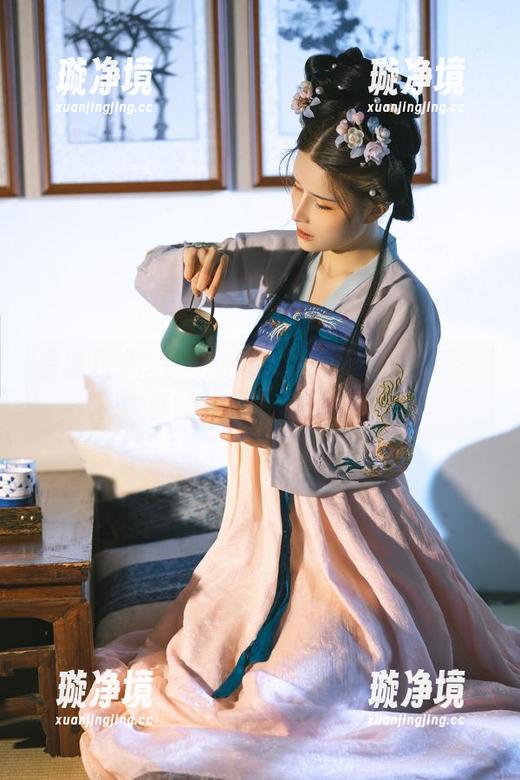 鹿八岁baby 看鹿八岁baby的修女审判日——只需一张免费的照片,就能传召灵魂