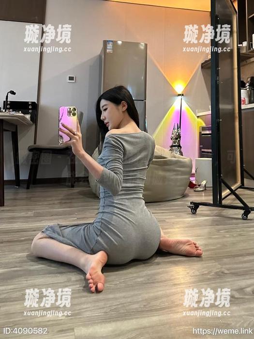微密圈 - 在黎允熙的甜心图包里翻找，可能会被可爱拍到脸疼！